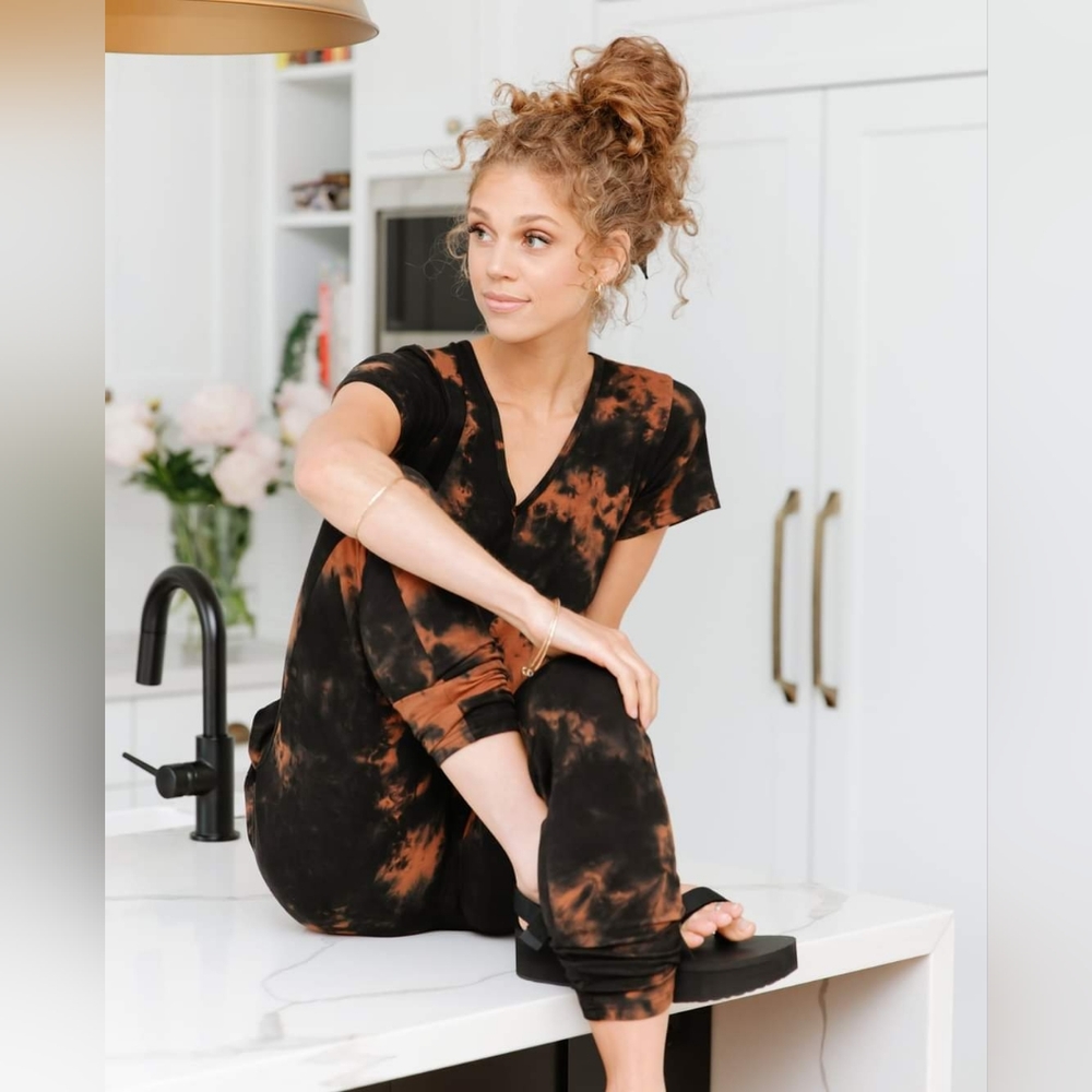 XXS SMASH + TESS THE SUNDAY ROMPER IN ONYX SUNRISE TIE DYE